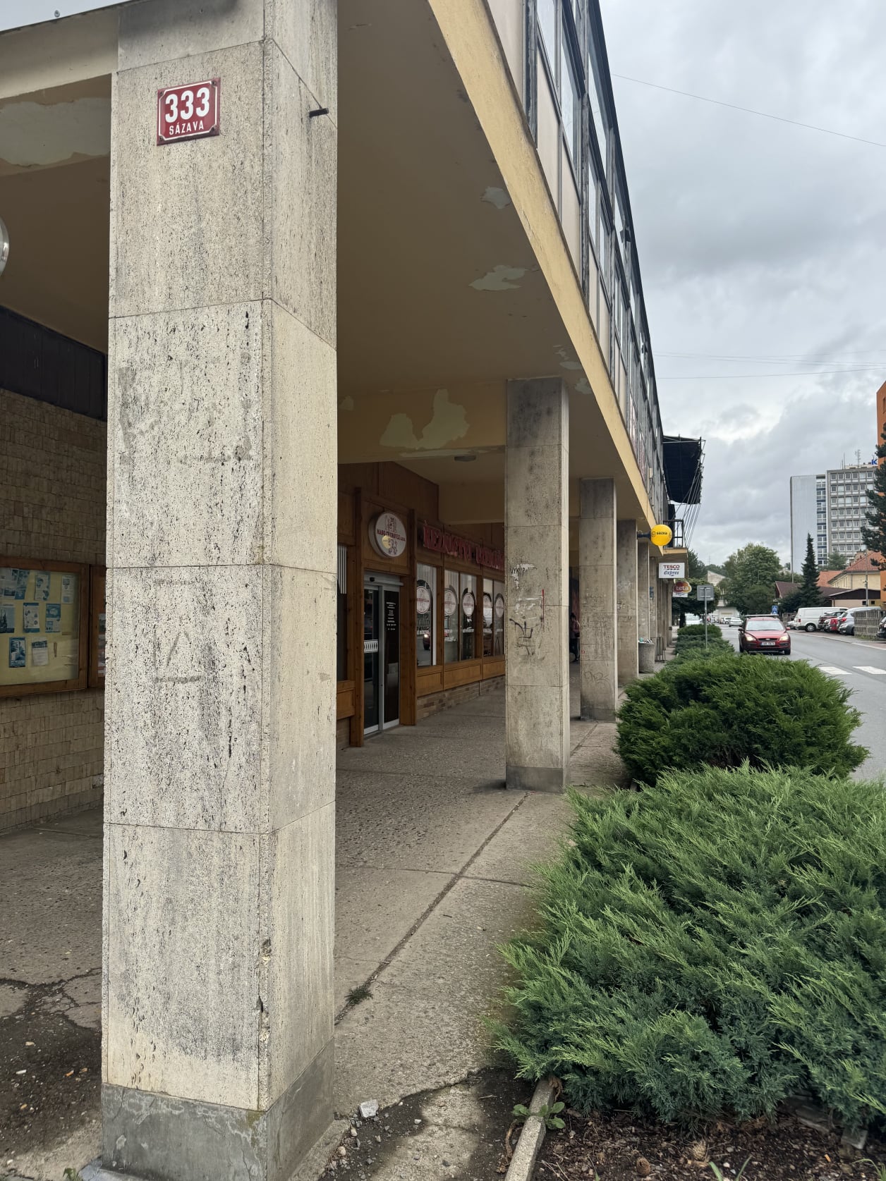 Pronájem prostoru stánku v Obchodním domě Sázava