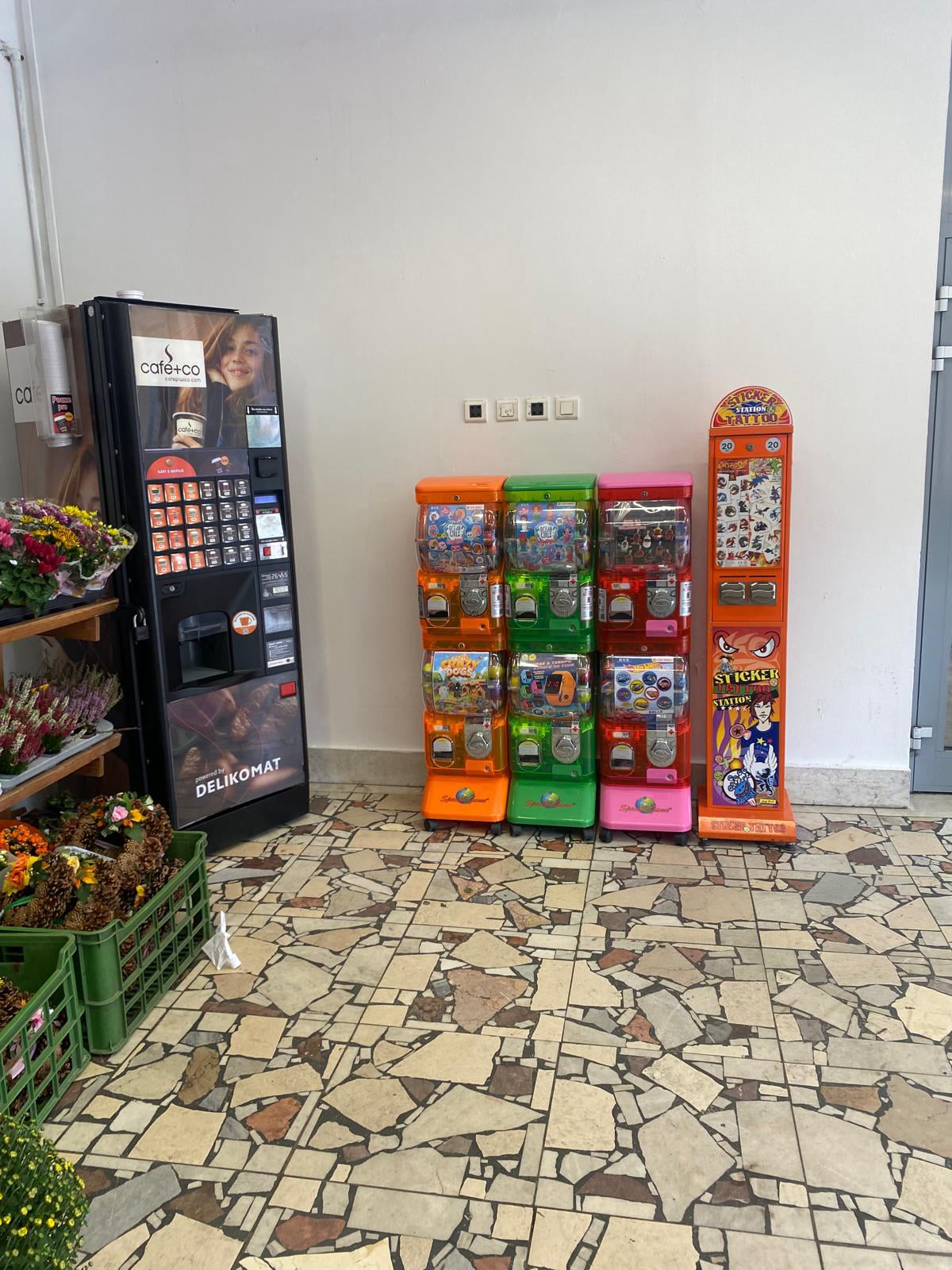 Mobirise WePronájem prodejních automatů v Obchodním domě Sázavabsite Builder